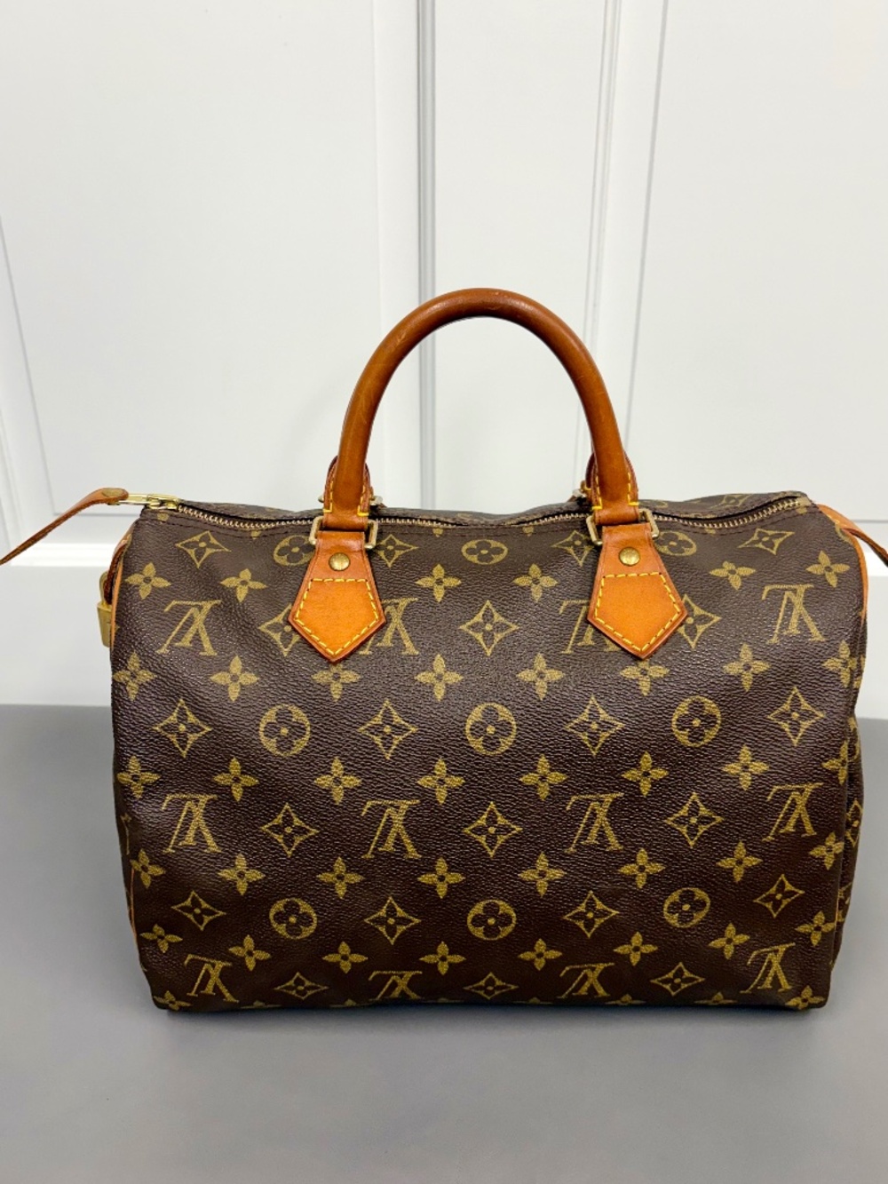 Louis Vuitton Monogram Speedy 30 Handbag - Picture 2 of 14